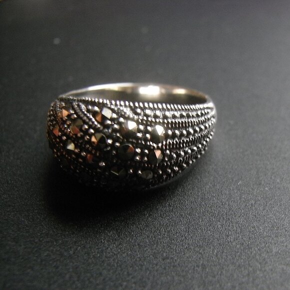 Sparkling Silver Marcasite Cortail Ring size 5 - Picture 3 of 11